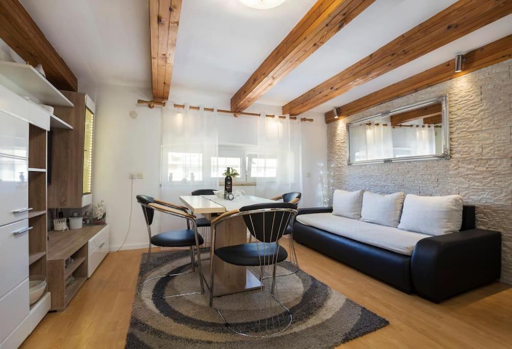 Apartment Arena Akvileja Pula Extérieur photo